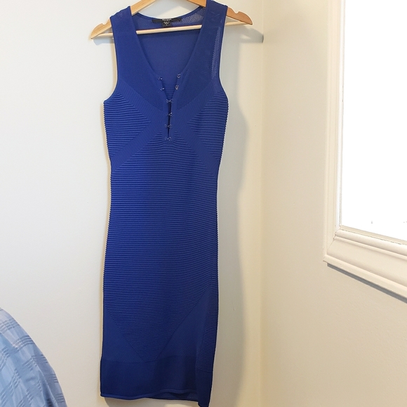 Guess | Scoop Neck Dress - Picture 4 of 11